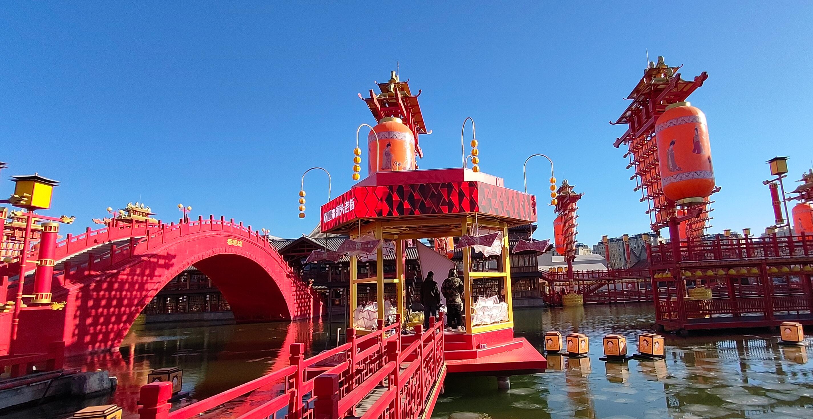 latest company case about Outdoor P5 LED display screen, hexagonal LED display screen. Customized LED display screen.  0