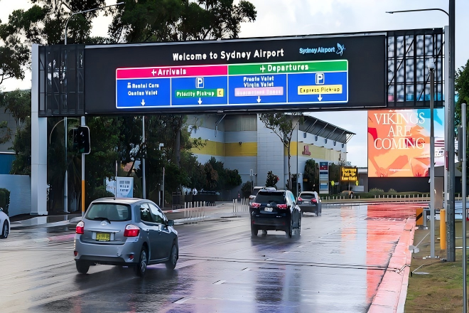 1778227471510546.jpg led dispaly for airport.jpg