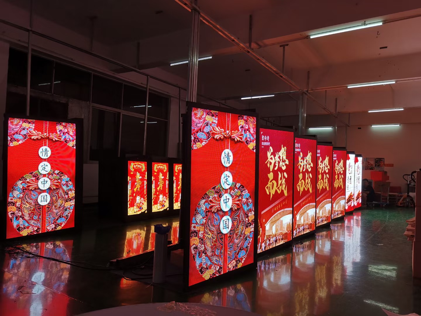 Street Light Pole LED Display  Outdoor led screens