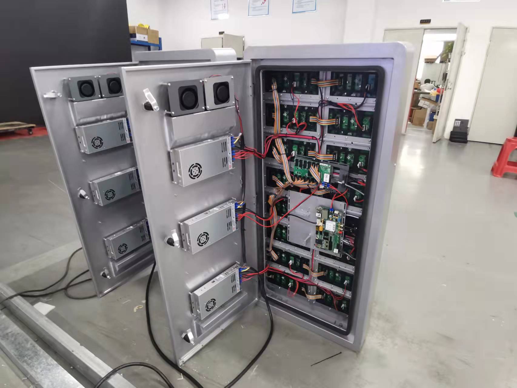 Outdoor street pole led screen P3.84 Street lighting pole led display