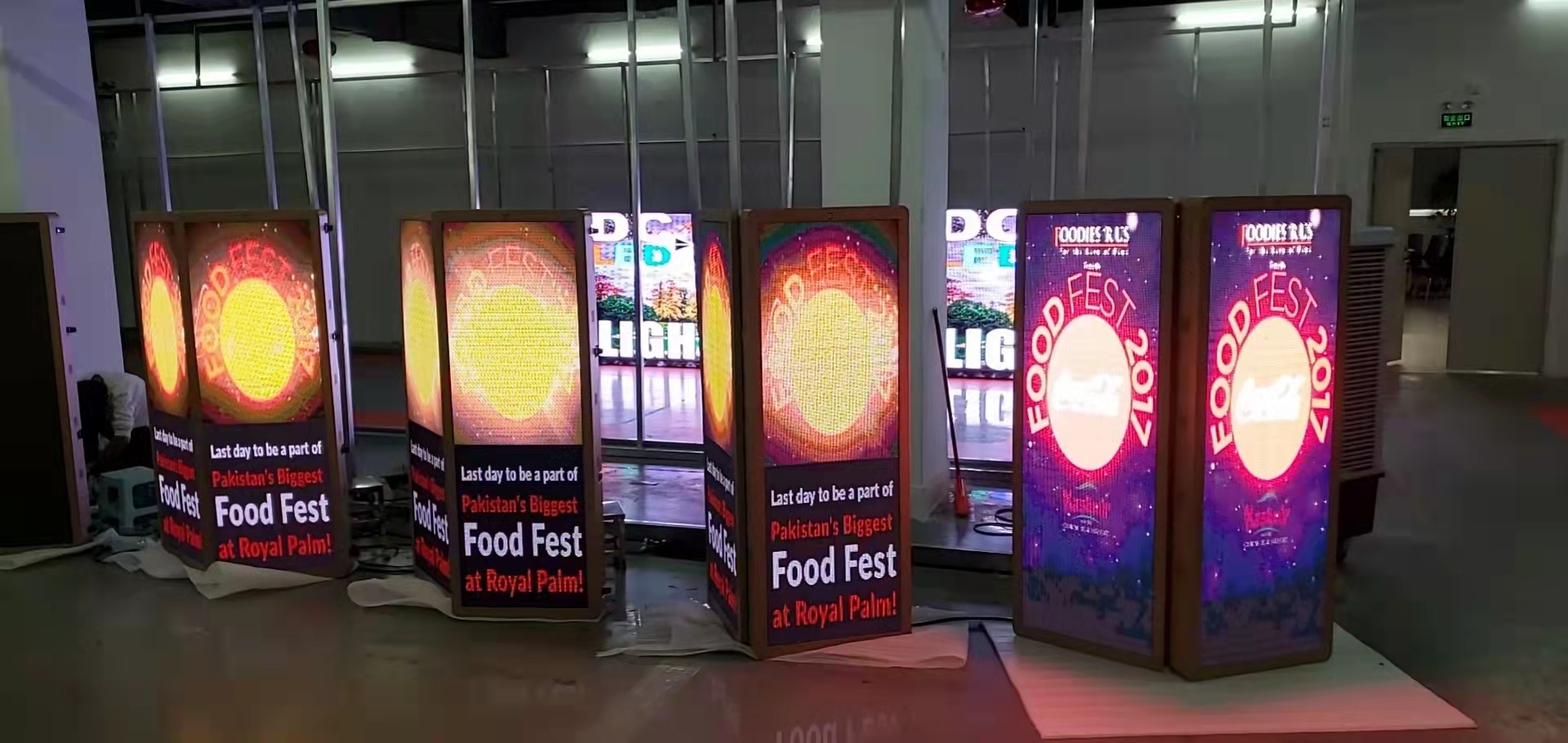  P3.33 Street outdoor pole led display for advertising screen