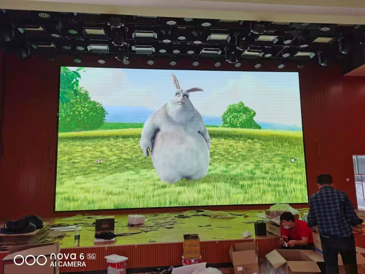 How to choose a conference room LED display screen?