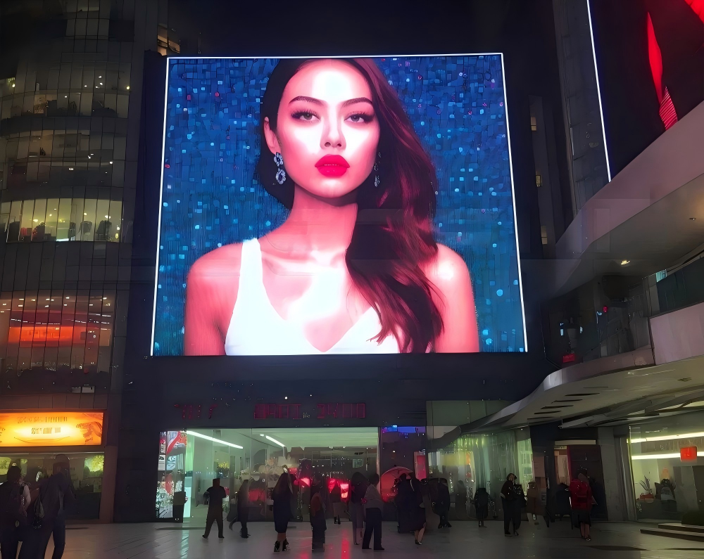 High-Brightness Outdoor LED Display for a Shopping Plaza in Saudi Arabia
